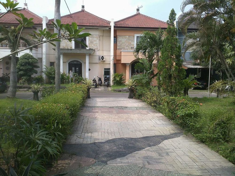Istana Permata Juanda Hotel Sawotratap Eksteriør billede