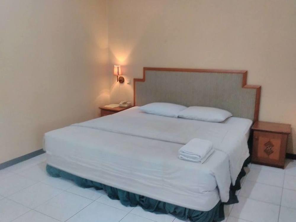 Istana Permata Juanda Hotel Sawotratap Eksteriør billede