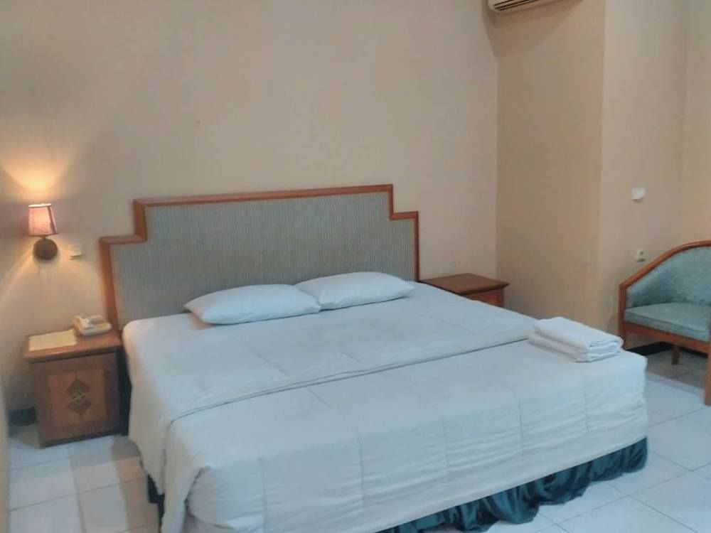 Istana Permata Juanda Hotel Sawotratap Eksteriør billede
