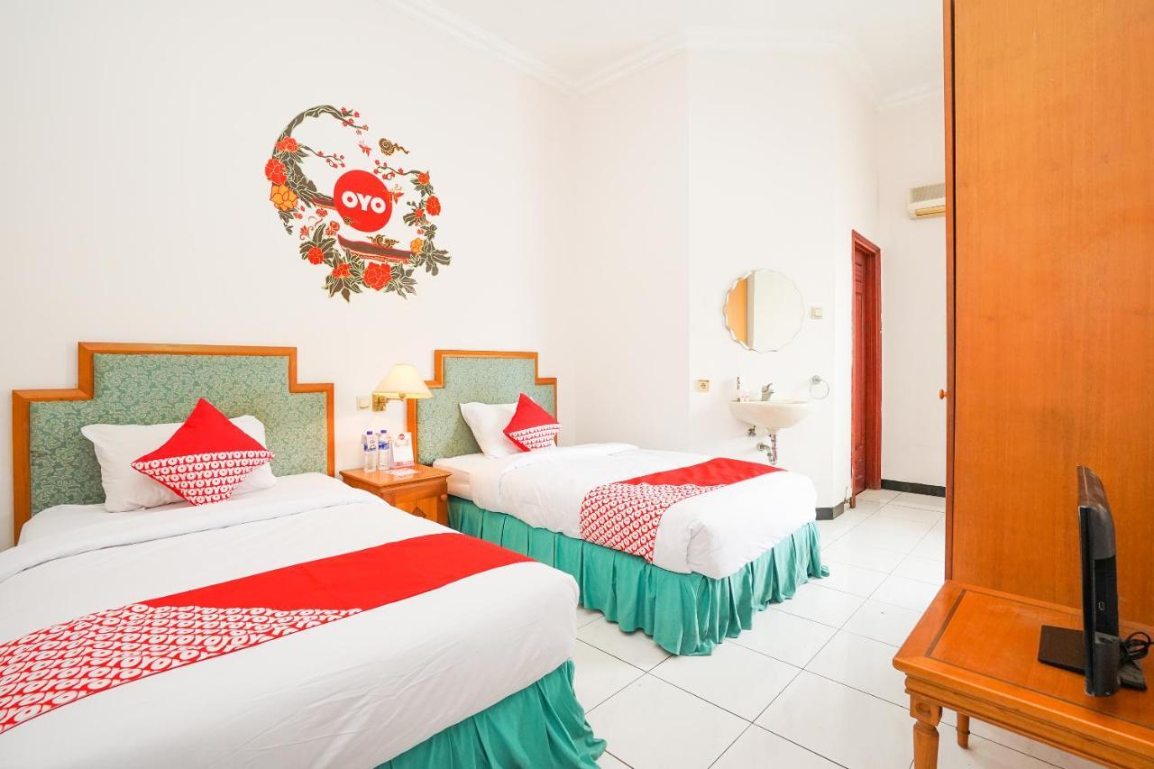 Istana Permata Juanda Hotel Sawotratap Eksteriør billede
