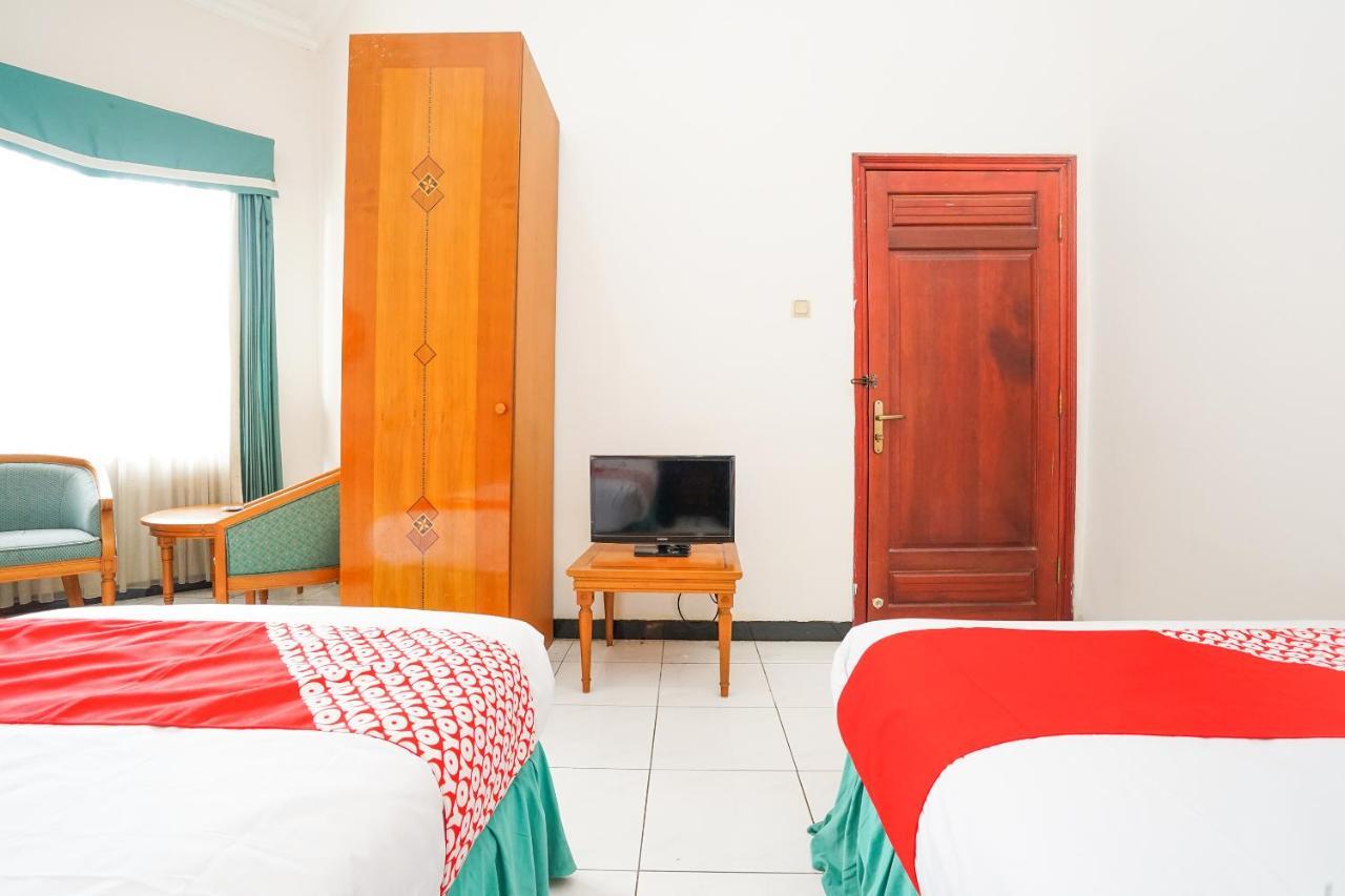 Istana Permata Juanda Hotel Sawotratap Eksteriør billede