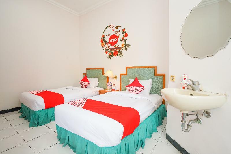 Istana Permata Juanda Hotel Sawotratap Eksteriør billede