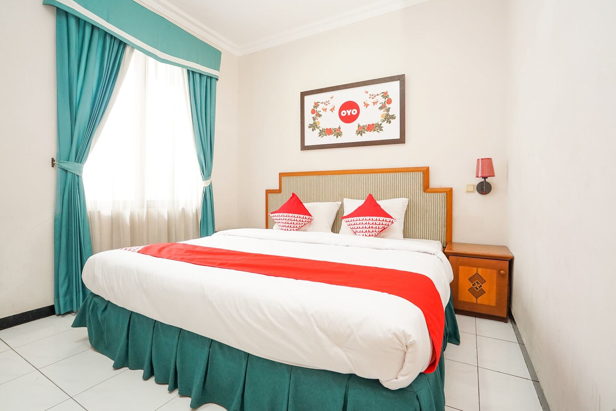Istana Permata Juanda Hotel Sawotratap Eksteriør billede